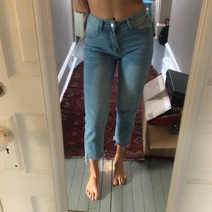 Light wash mom jeans